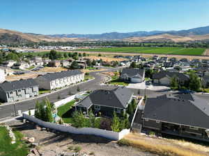 Bird's eye view with a mountain view