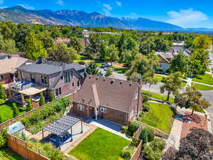 Bird's eye view featuring a mountain view