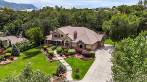 Birds eye view of property