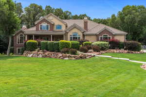 View of front of house featuring a front yard