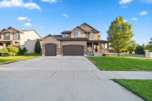 View of front of house featuring a front yard