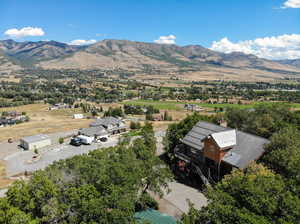 Bird's eye view with a mountain view