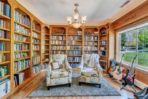 Spacious library-room for all your books!