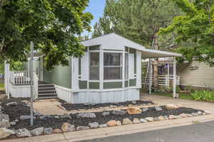 View of manufactured / mobile home