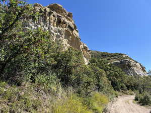 Rock formations on Choke Cherry Road