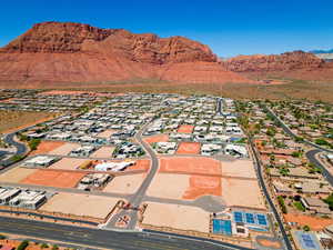 Aerial view with a mountain view