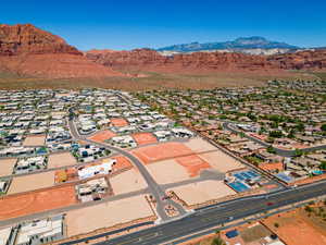 Birds eye view of property featuring a mountain view