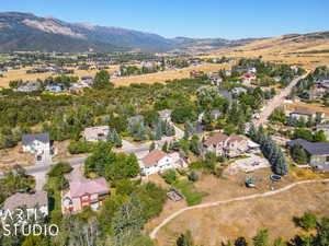 Bird's eye view with a mountain view