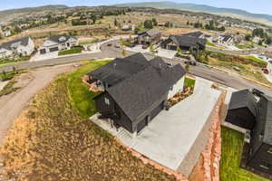 Drone / aerial view featuring a mountain view