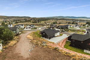 Aerial view with a mountain view