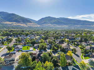 Aerial view with a mountain view