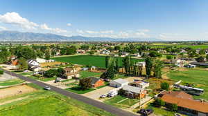 Bird's eye view with a mountain view