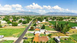 Aerial view with a mountain view