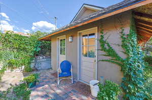 Garden potting shed