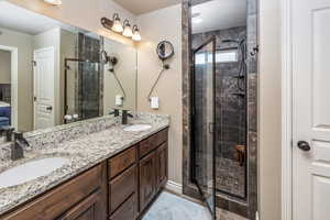 Walk-in Shower with dual shower heads.