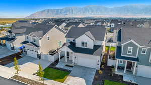 Bird's eye view with a mountain view