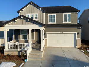 Beautiful home - Amazing floor plan, with built in exterior accent lights.