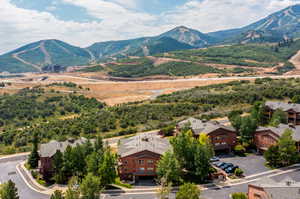 Bird's eye view with a mountain view