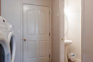 Laundry area with washer / dryer