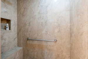 Extra-large shower in en-suite bathroom