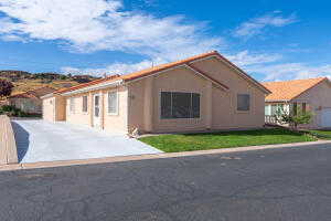 View of front of house with a front lawn