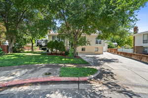 View of front of house featuring a front yard