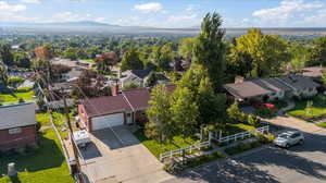 Bird's eye view with a mountain view