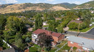 Bird's eye view with a mountain view