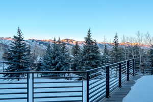 View of mountain feature
