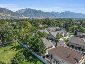 Bird's eye view featuring a mountain view