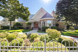 View of front of house featuring a front lawn