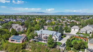 Bird's eye view with a mountain view