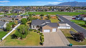 Aerial view with a mountain view