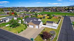 Aerial view with a mountain view