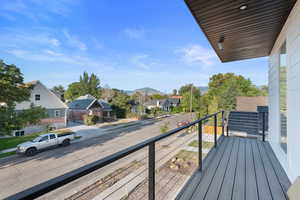 Balcony featuring a mountain view