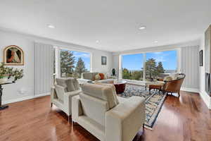 Floor to ceiling windows with spectacular valley and mountain views.