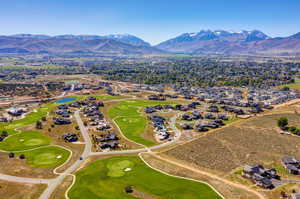 Aerial view with a mountain view