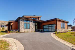 View of front of house featuring a garage