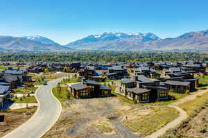 Drone / aerial view featuring a mountain view