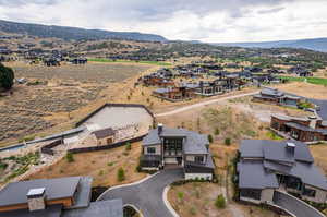 Aerial view with a mountain view