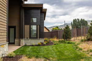 View of yard with a mountain view