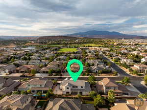 Aerial view with a mountain view