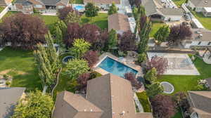 Birds eye view of property