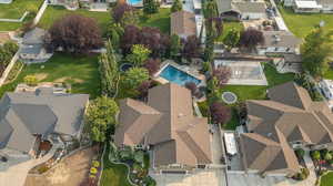 Birds eye view of property