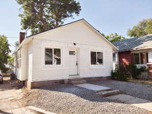 Charming historic bungalow near Trolley Square and Liberty Park