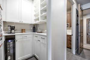 Photo 17 of 626  THORN CREEK DR