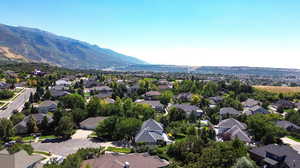 Bird's eye view with a mountain view