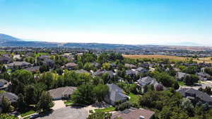 Bird's eye view with a mountain view