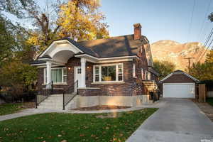 Charming curb appeal!