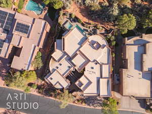 Birds eye view of property